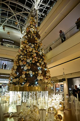 Christmas Tree Lighting at ABC Ashrafieh