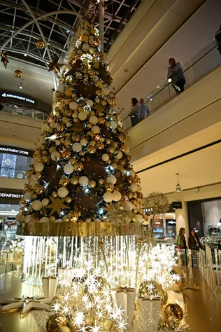 Christmas Tree Lighting at ABC Ashrafieh