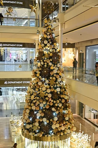 Christmas Tree Lighting at ABC Ashrafieh
