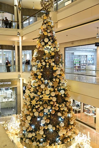 Christmas Tree Lighting at ABC Ashrafieh