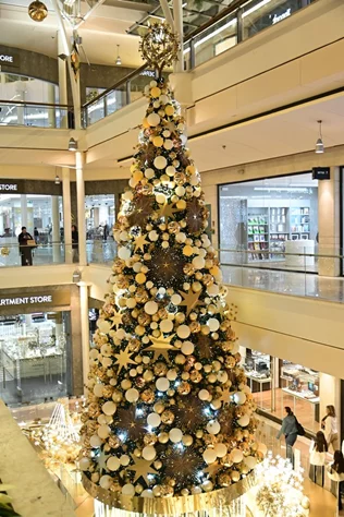 Christmas Tree Lighting at ABC Ashrafieh