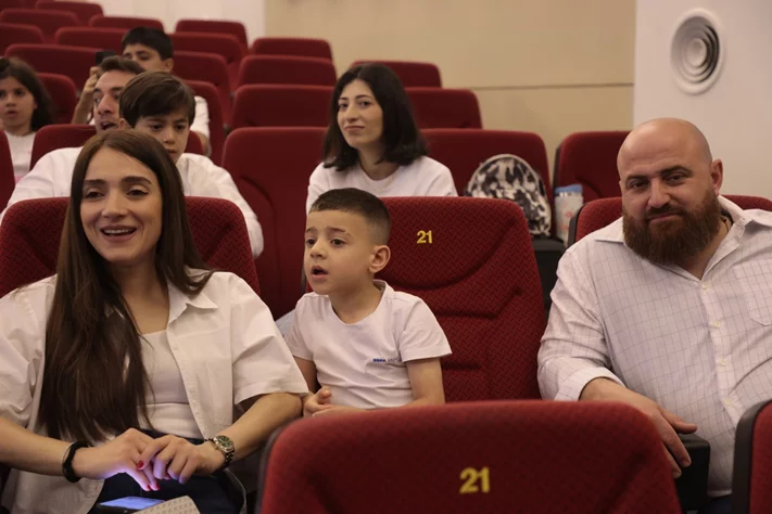 Bebes Calins Graduation 2025