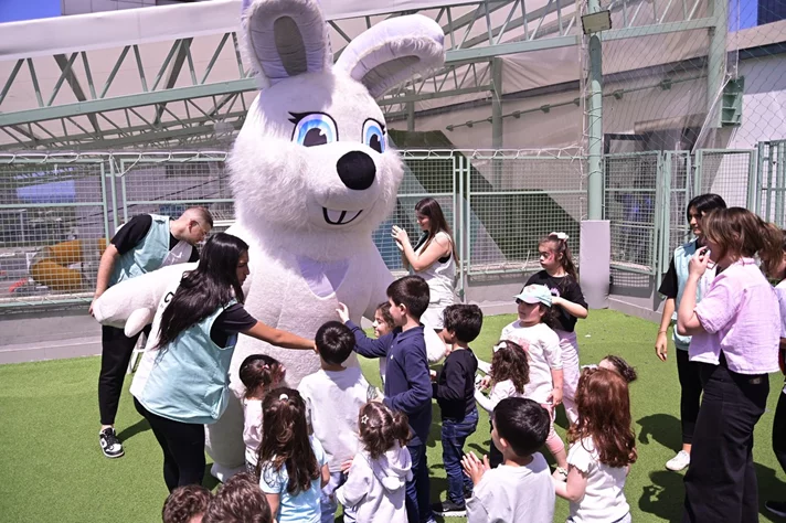 Bebe Sucre Hello Sunshine Event at VOL Playground