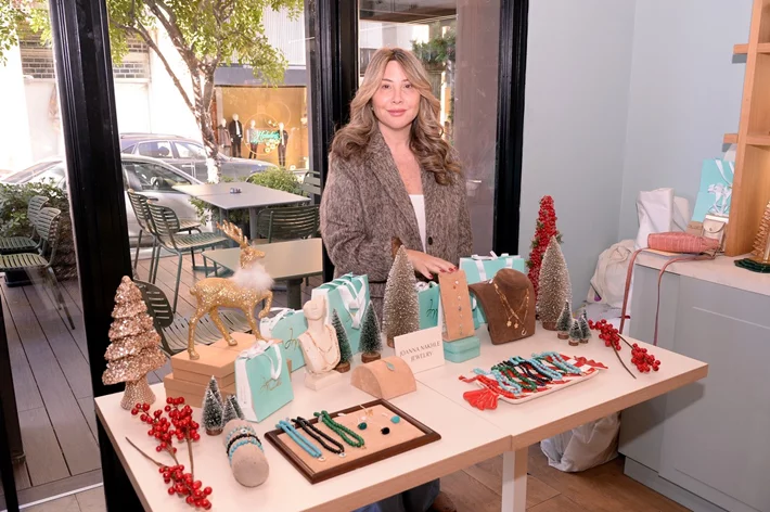 Decorate & Donate at Beit Sara