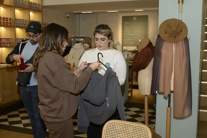 Decorate & Donate at Beit Sara