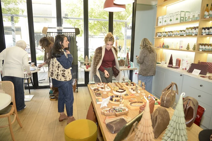 Decorate & Donate at Beit Sara