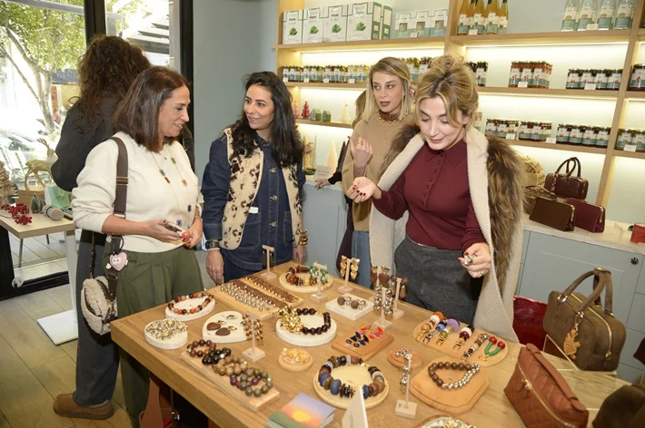 Decorate & Donate at Beit Sara