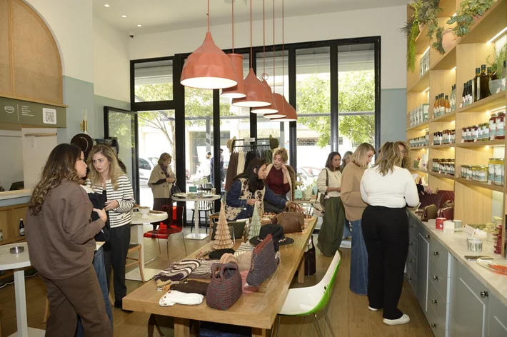 Decorate & Donate at Beit Sara