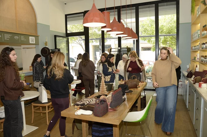 Decorate & Donate at Beit Sara