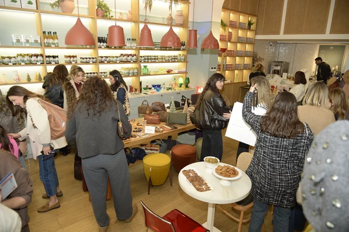 Decorate & Donate at Beit Sara