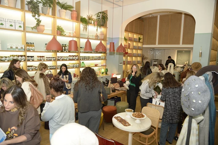 Decorate & Donate at Beit Sara