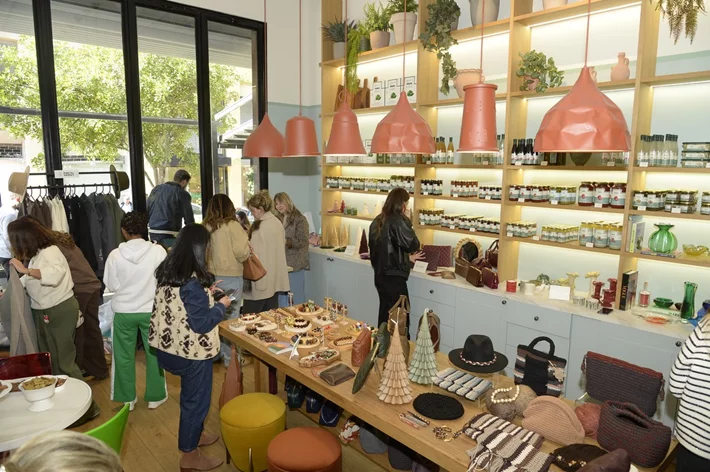 Decorate & Donate at Beit Sara