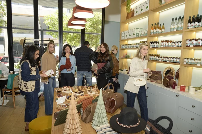 Decorate & Donate at Beit Sara