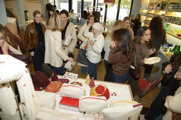 Decorate & Donate at Beit Sara