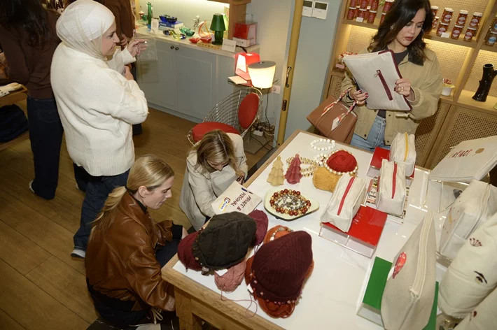 Decorate & Donate at Beit Sara