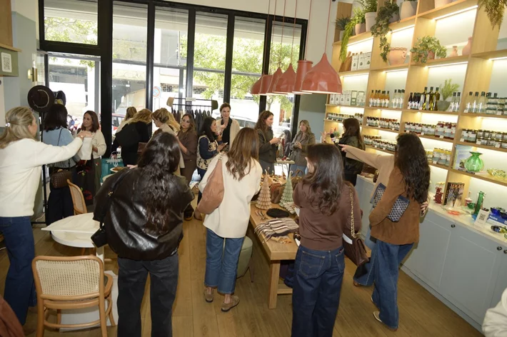 Decorate & Donate at Beit Sara