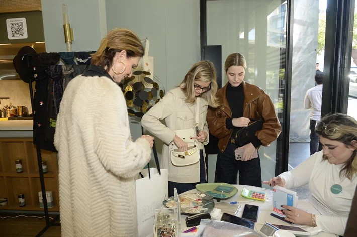 Decorate & Donate at Beit Sara