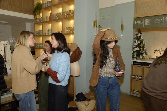 Decorate & Donate at Beit Sara