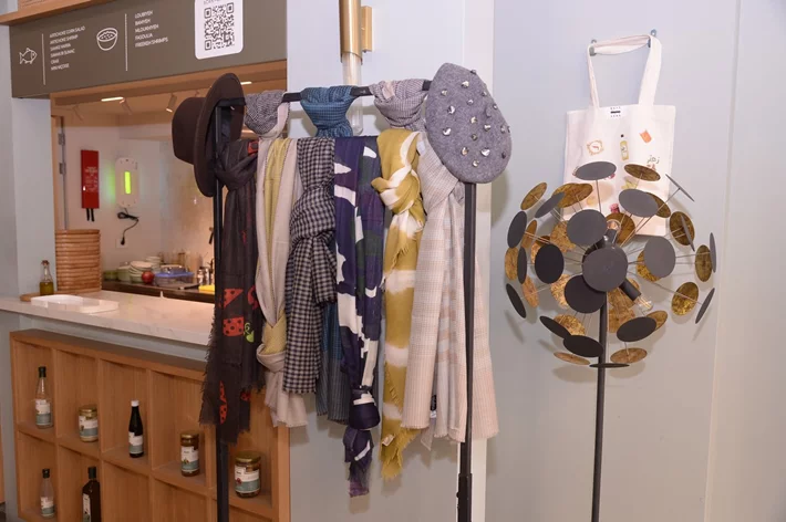 Decorate & Donate at Beit Sara