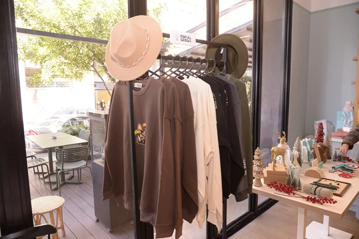 Decorate & Donate at Beit Sara