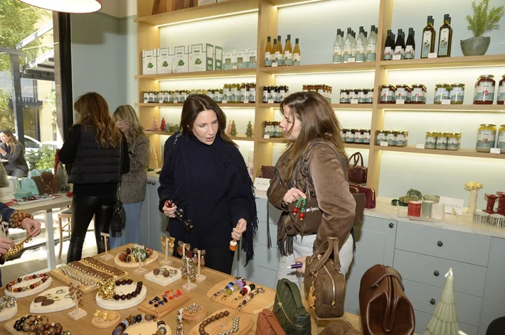 Decorate & Donate at Beit Sara