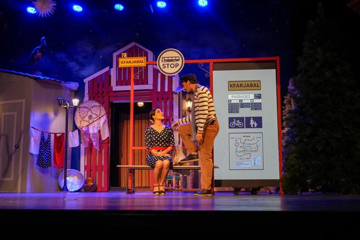 Claire, dans le nouveau spectacle L’ÉTRANGÈRE DE NOËL