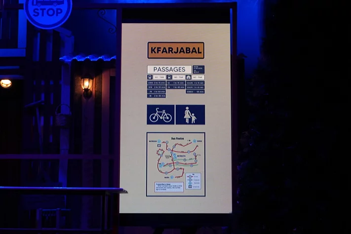 Claire, dans le nouveau spectacle L’ÉTRANGÈRE DE NOËL