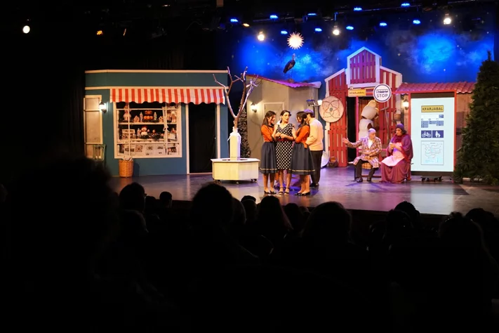 Claire, dans le nouveau spectacle L’ÉTRANGÈRE DE NOËL