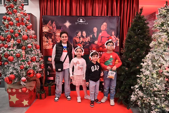 Claire, dans le nouveau spectacle L’ÉTRANGÈRE DE NOËL