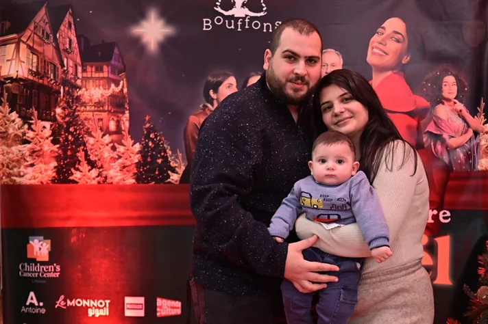 Claire, dans le nouveau spectacle L’ÉTRANGÈRE DE NOËL