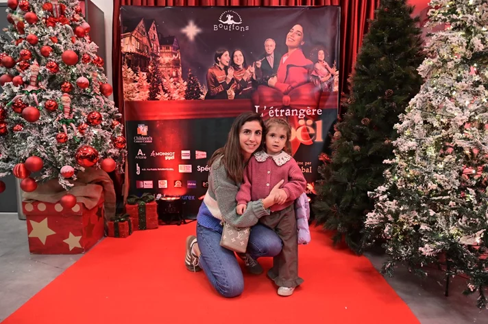 Claire, dans le nouveau spectacle L’ÉTRANGÈRE DE NOËL