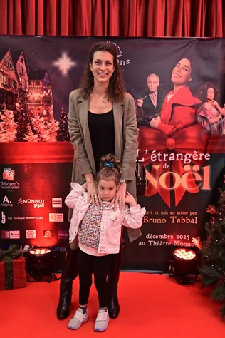 Claire, dans le nouveau spectacle L’ÉTRANGÈRE DE NOËL