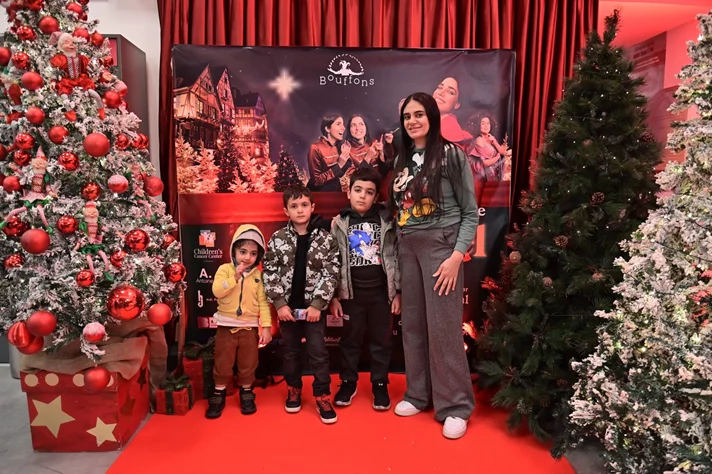 Claire, dans le nouveau spectacle L’ÉTRANGÈRE DE NOËL