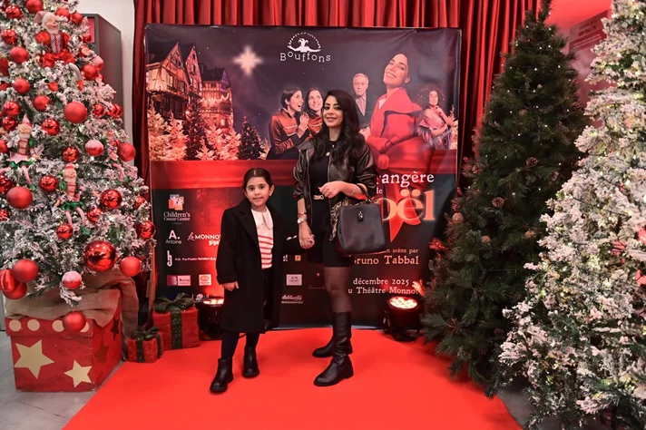 Claire, dans le nouveau spectacle L’ÉTRANGÈRE DE NOËL