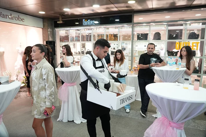 Opening of Cee's Wardrobe