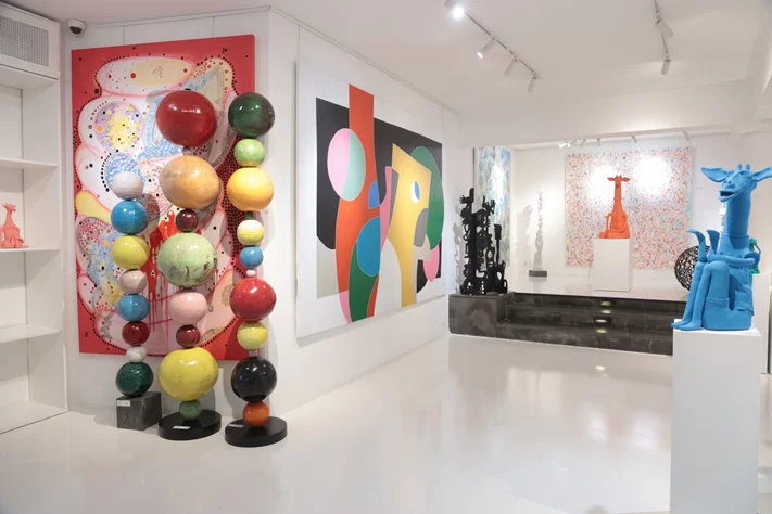 Giraffitude Souls in Color, A solo exhibition by Lebanese artist Joa Chelala