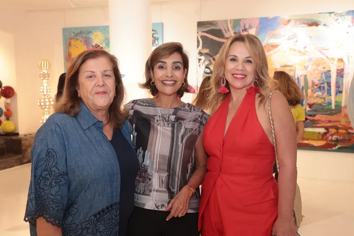 Giraffitude Souls in Color, A solo exhibition by Lebanese artist Joa Chelala