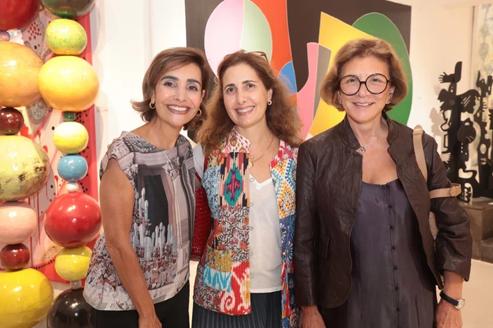 Giraffitude Souls in Color, A solo exhibition by Lebanese artist Joa Chelala
