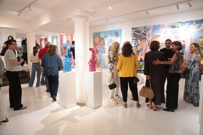 Giraffitude Souls in Color, A solo exhibition by Lebanese artist Joa Chelala