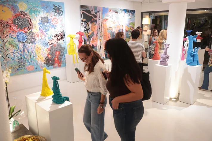 Giraffitude Souls in Color, A solo exhibition by Lebanese artist Joa Chelala