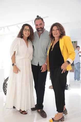 Giraffitude Souls in Color, A solo exhibition by Lebanese artist Joa Chelala