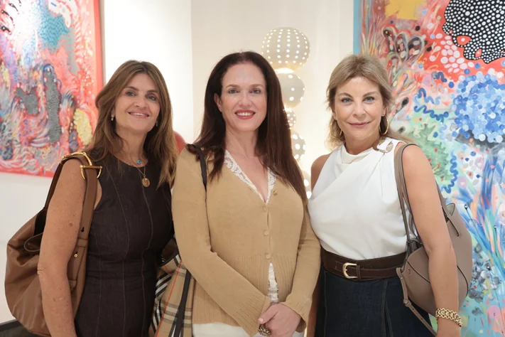 Giraffitude Souls in Color, A solo exhibition by Lebanese artist Joa Chelala