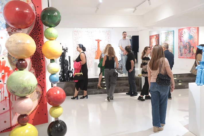 Giraffitude Souls in Color, A solo exhibition by Lebanese artist Joa Chelala