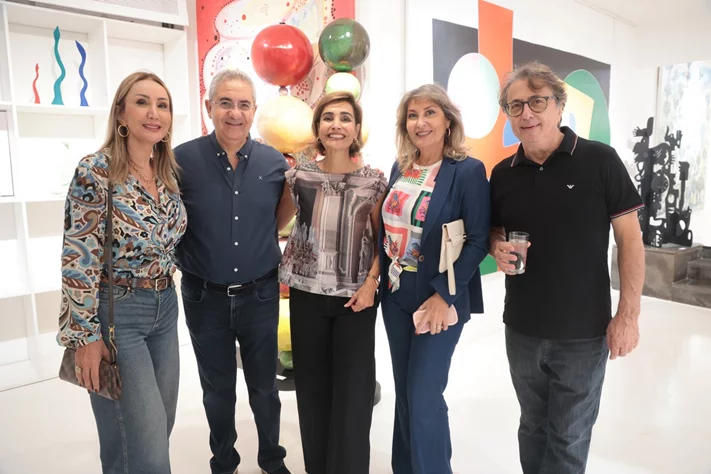 Giraffitude Souls in Color, A solo exhibition by Lebanese artist Joa Chelala