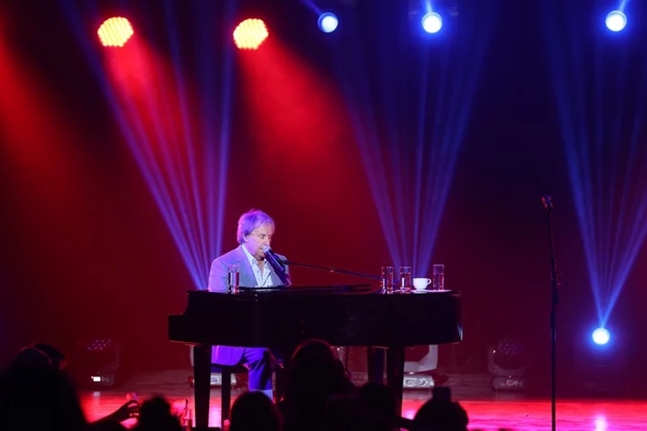 Chris De Burgh at Casino Du Liban