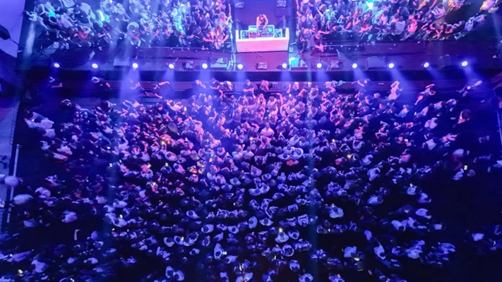 DANCING MOON II at Ehdeniyat Festival