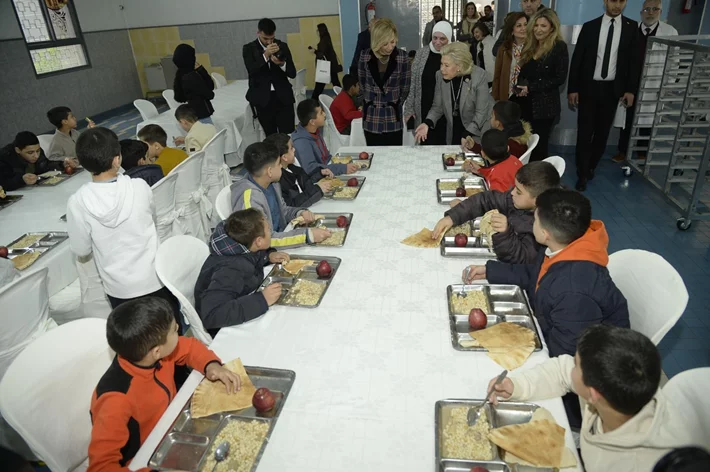 حفل غداء دار الايتام الاسلامية-اشغلنا