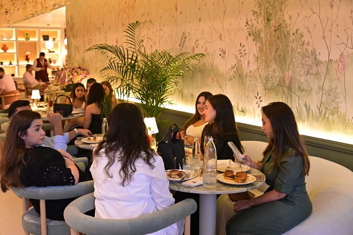 Opening of EL & N London Cafe