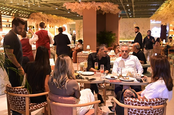 Opening of EL & N London Cafe