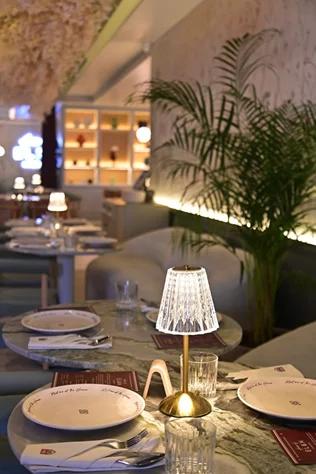 Opening of EL & N London Cafe